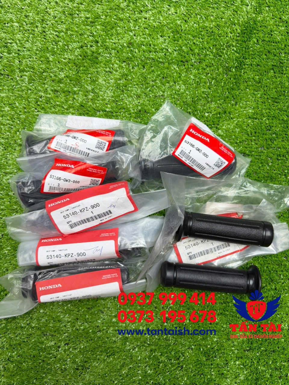 Cặp bao tay hàng nhập zin mới 100% . cùm bên phải có sẵn ống ga .nói ko với hàng không chất lượng . uy tính cho ae