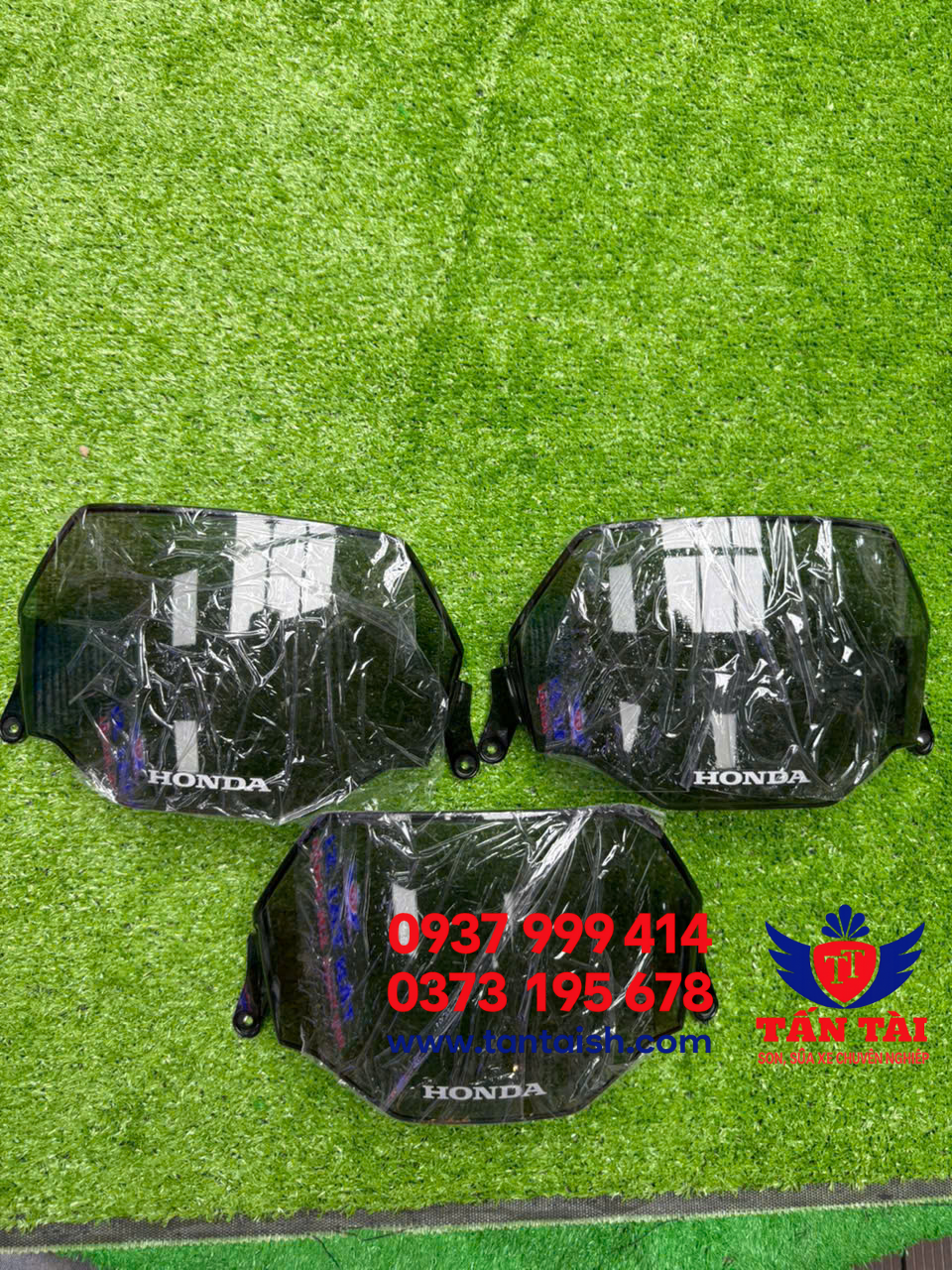 Kính chắn gió nhập zin sh ý 2010-2012 giá tốt. Mua hàng qua mạng uy tín, tiện lợi